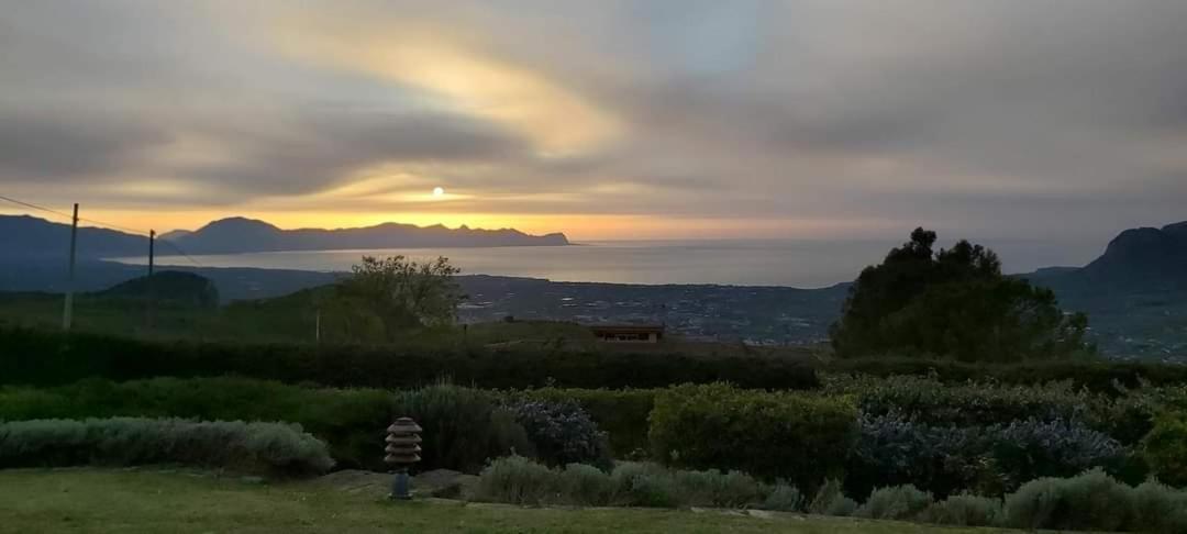 Villa Siciliana Con Piscina E Vista Panoramica Sul Mare Borgetto Eksteriør billede
